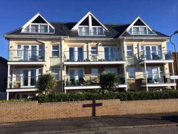 2 bedroom Flat for s...